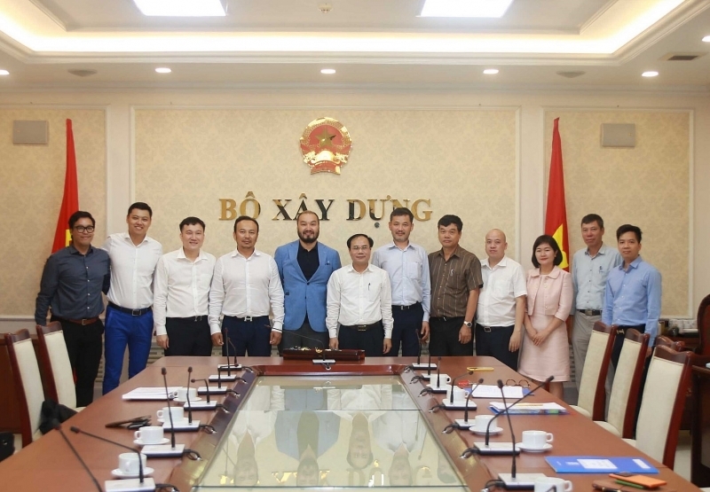 Thứ trưởng Bộ Xây dựng Nguyễn Văn Sinh tiếp Tập đoàn Kusto Group